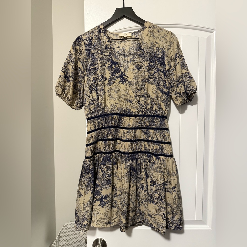 Entro Artistic Beige and Navy V-Neck Dress